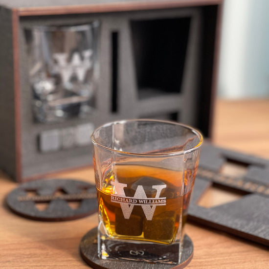 Whiskey glasses, Custom whiskey glass, Bourbon glasses, Personalized glasses, Engraved glasses, Christmas gift, Father's gift, Whiskey gift